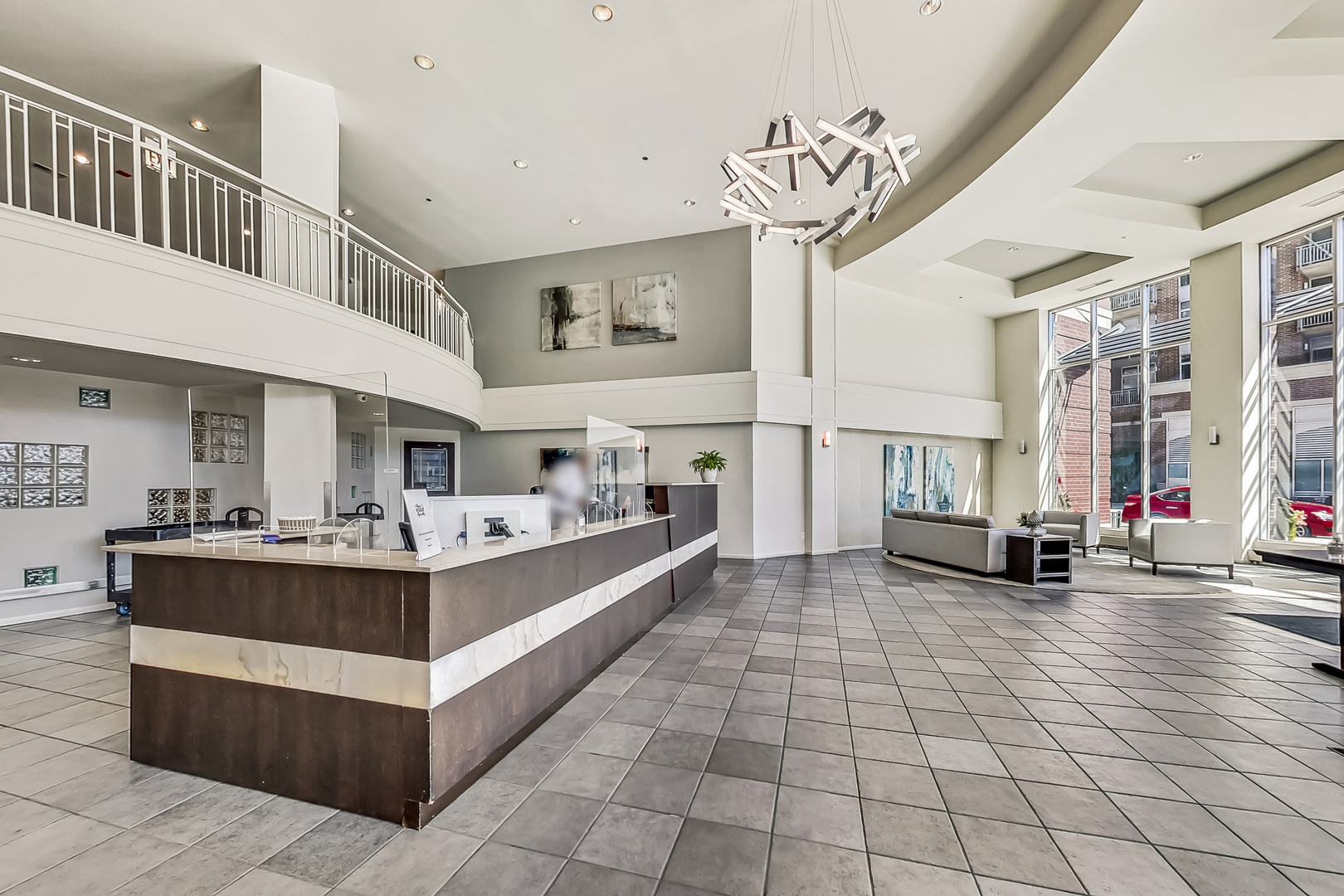 1000 W Adams Street 815