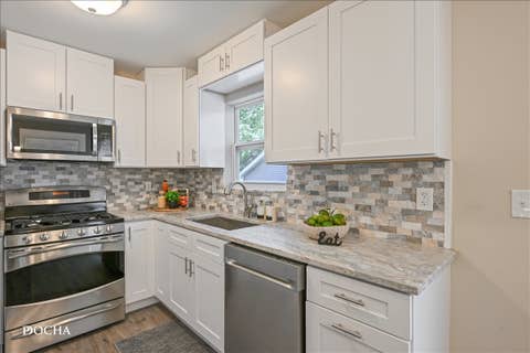 Tiny photo for 312 Oak Street, North Aurora, IL 60542 (MLS # 12737731)