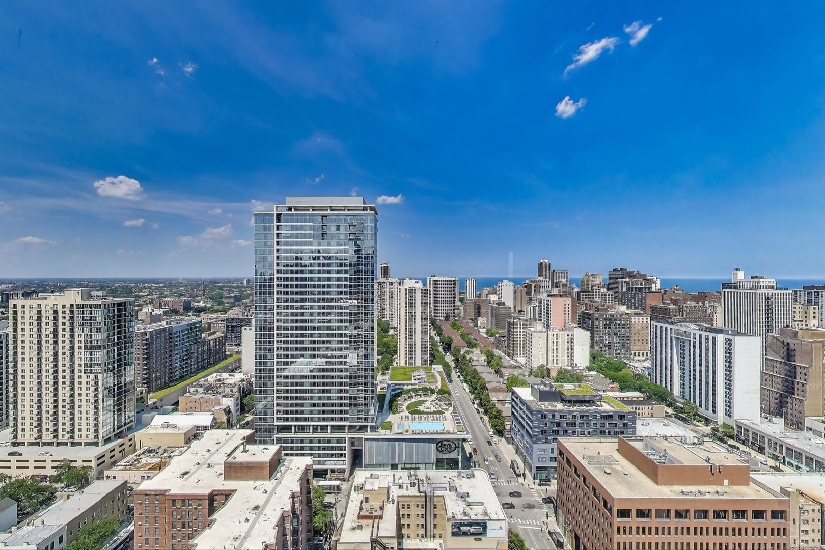 1122 N Clark Street 3304