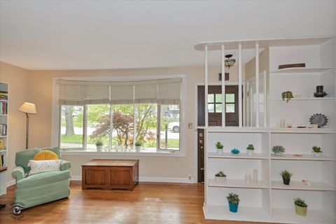 Tiny photo for 591 S Charlotte Street, Lombard, IL 60148 (MLS # 12612094)