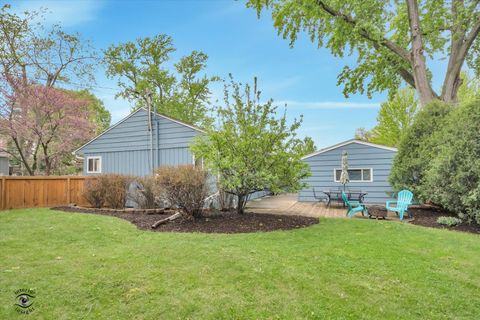 Tiny photo for 591 S Charlotte Street, Lombard, IL 60148 (MLS # 12612094)