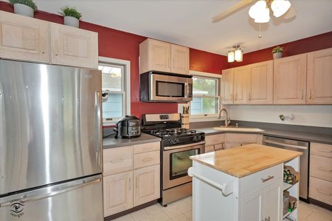 Tiny photo for 591 S Charlotte Street, Lombard, IL 60148 (MLS # 12612094)