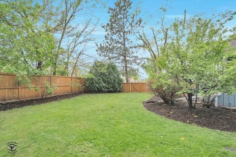 Tiny photo for 591 S Charlotte Street, Lombard, IL 60148 (MLS # 12612094)