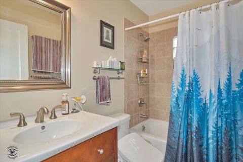 Tiny photo for 591 S Charlotte Street, Lombard, IL 60148 (MLS # 12612094)