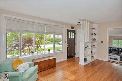 Tiny photo for 591 S Charlotte Street, Lombard, IL 60148 (MLS # 12612094)