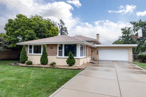 Photo of 913 E 166th Street, South Holland, IL 60473 (MLS # 12776413)