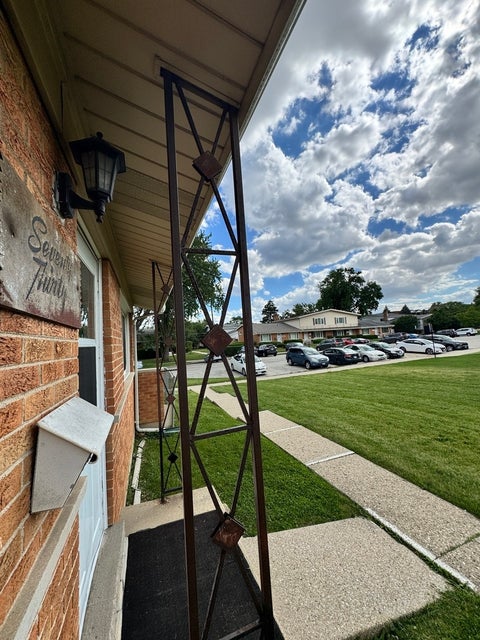 Tiny photo for 7030 W Carol Avenue, Niles, IL 60714 (MLS # 12679722)