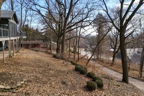 Tiny photo for 60 CUSTER Terrace, Bettendorf, IA 52722 (MLS # 100000306)