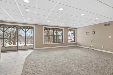 Tiny photo for 60 CUSTER Terrace, Bettendorf, IA 52722 (MLS # 100000306)