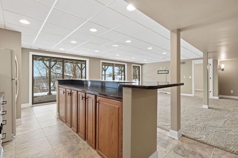 Tiny photo for 60 CUSTER Terrace, Bettendorf, IA 52722 (MLS # 100000306)