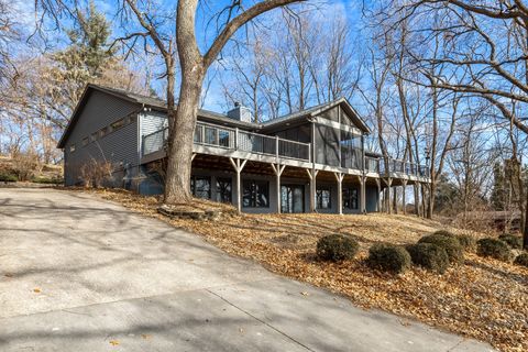 Tiny photo for 60 CUSTER Terrace, Bettendorf, IA 52722 (MLS # 100000306)