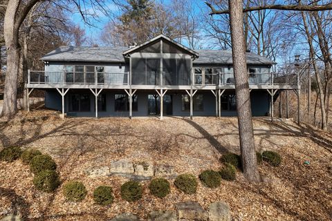 Photo of 60 CUSTER Terrace, Bettendorf, IA 52722 (MLS # 100000306)