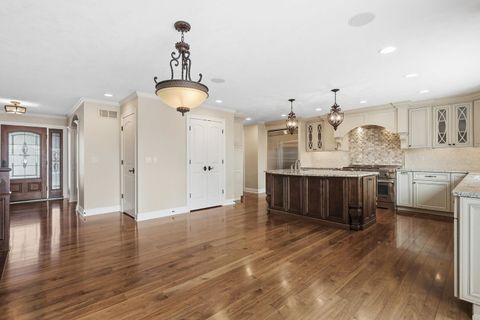 Tiny photo for 60 CUSTER Terrace, Bettendorf, IA 52722 (MLS # 100000306)