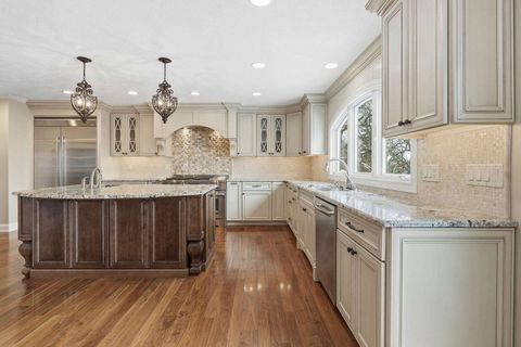 Tiny photo for 60 CUSTER Terrace, Bettendorf, IA 52722 (MLS # 100000306)