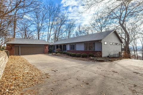 Tiny photo for 60 CUSTER Terrace, Bettendorf, IA 52722 (MLS # 100000306)