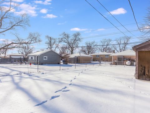 Tiny photo for 8736 S 51st Avenue, Oak Lawn, IL 60453 (MLS # 12563865)
