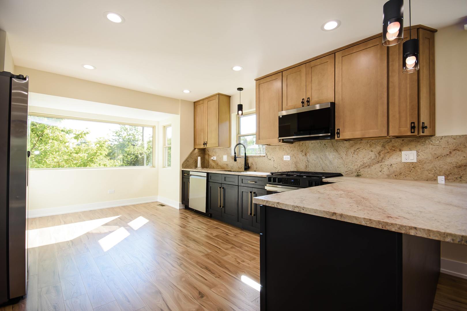 18439 Marshfield Avenue