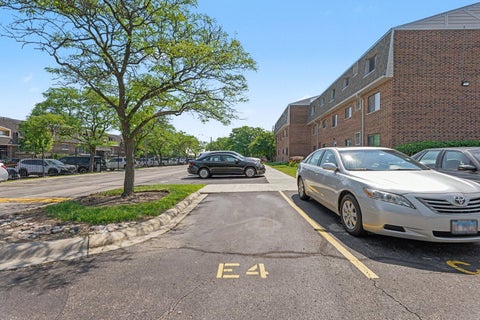 Tiny photo for 3256 Sanders Road #4E, Northbrook, IL 60062 (MLS # 12704004)
