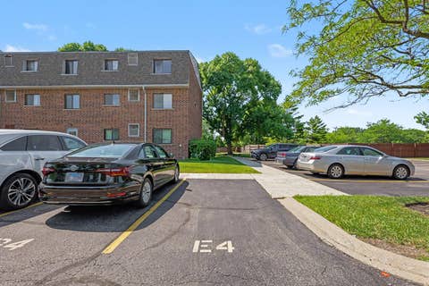 Tiny photo for 3256 Sanders Road #4E, Northbrook, IL 60062 (MLS # 12704004)