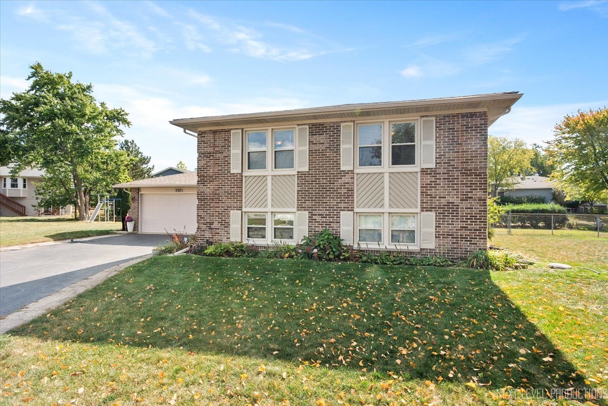797 Geneva Circle