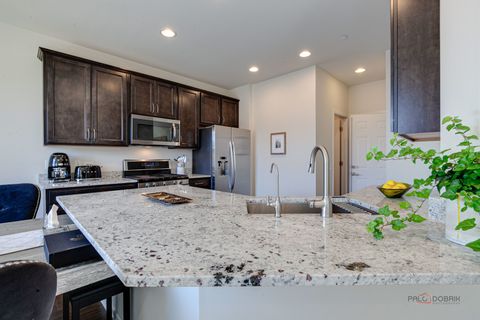 Tiny photo for 246 Belmont Drive, Lincolnshire, IL 60069 (MLS # 12602302)