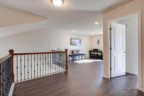 Tiny photo for 246 Belmont Drive, Lincolnshire, IL 60069 (MLS # 12602302)