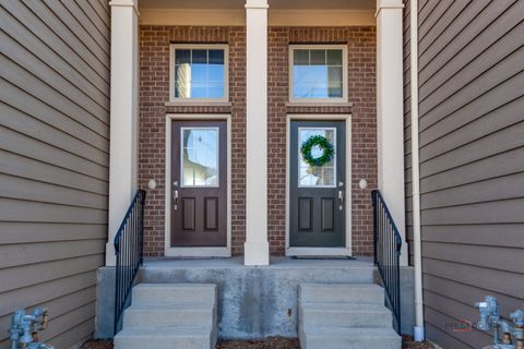 Tiny photo for 246 Belmont Drive, Lincolnshire, IL 60069 (MLS # 12602302)