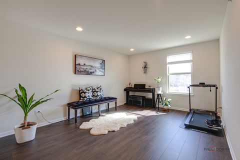 Tiny photo for 246 Belmont Drive, Lincolnshire, IL 60069 (MLS # 12602302)