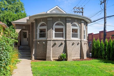 2416 W MORSE Avenue Chicago IL 60645