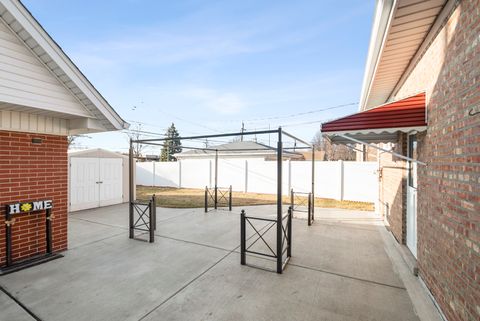 Tiny photo for 10124 Maple Avenue, Oak Lawn, IL 60453 (MLS # 12578133)