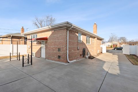 Tiny photo for 10124 Maple Avenue, Oak Lawn, IL 60453 (MLS # 12578133)
