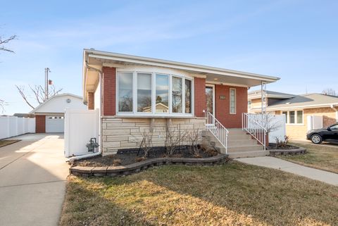 Tiny photo for 10124 Maple Avenue, Oak Lawn, IL 60453 (MLS # 12578133)