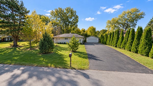 7915 W 101ST PL, PALOS HILLS, IL 60465 - Image e98ec43db0795121e8aeeae1a043722d/2480622766