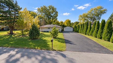 Photo of 7915 W 101st Place, Palos Hills, IL 60465 (MLS # 12766048)
