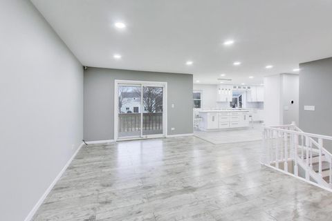 Tiny photo for 1239 Spring Valley Drive, Carol Stream, IL 60188 (MLS # 12516485)