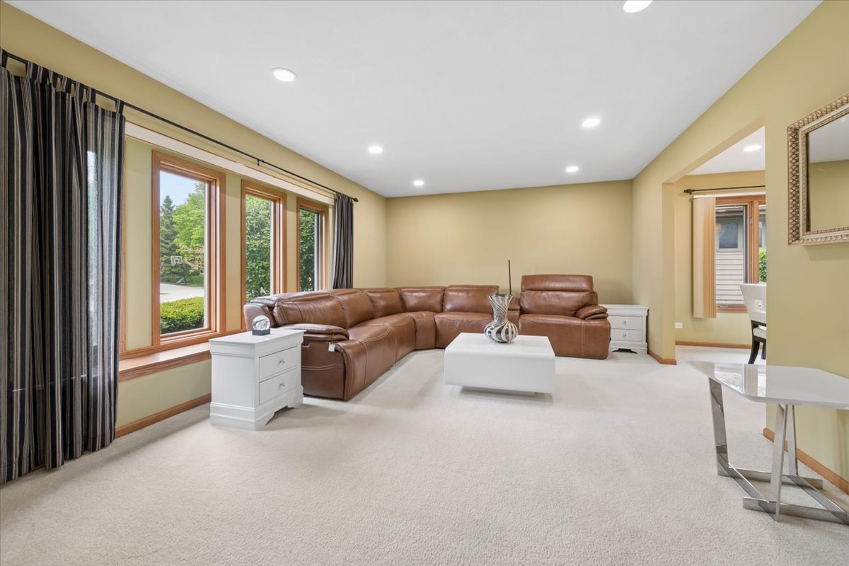 1217 Lynnfield Lane