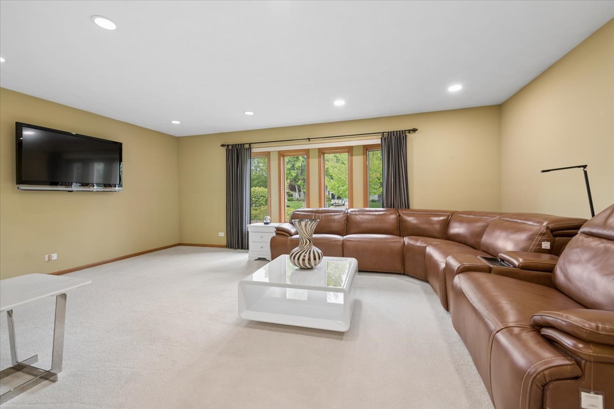 1217 Lynnfield Lane