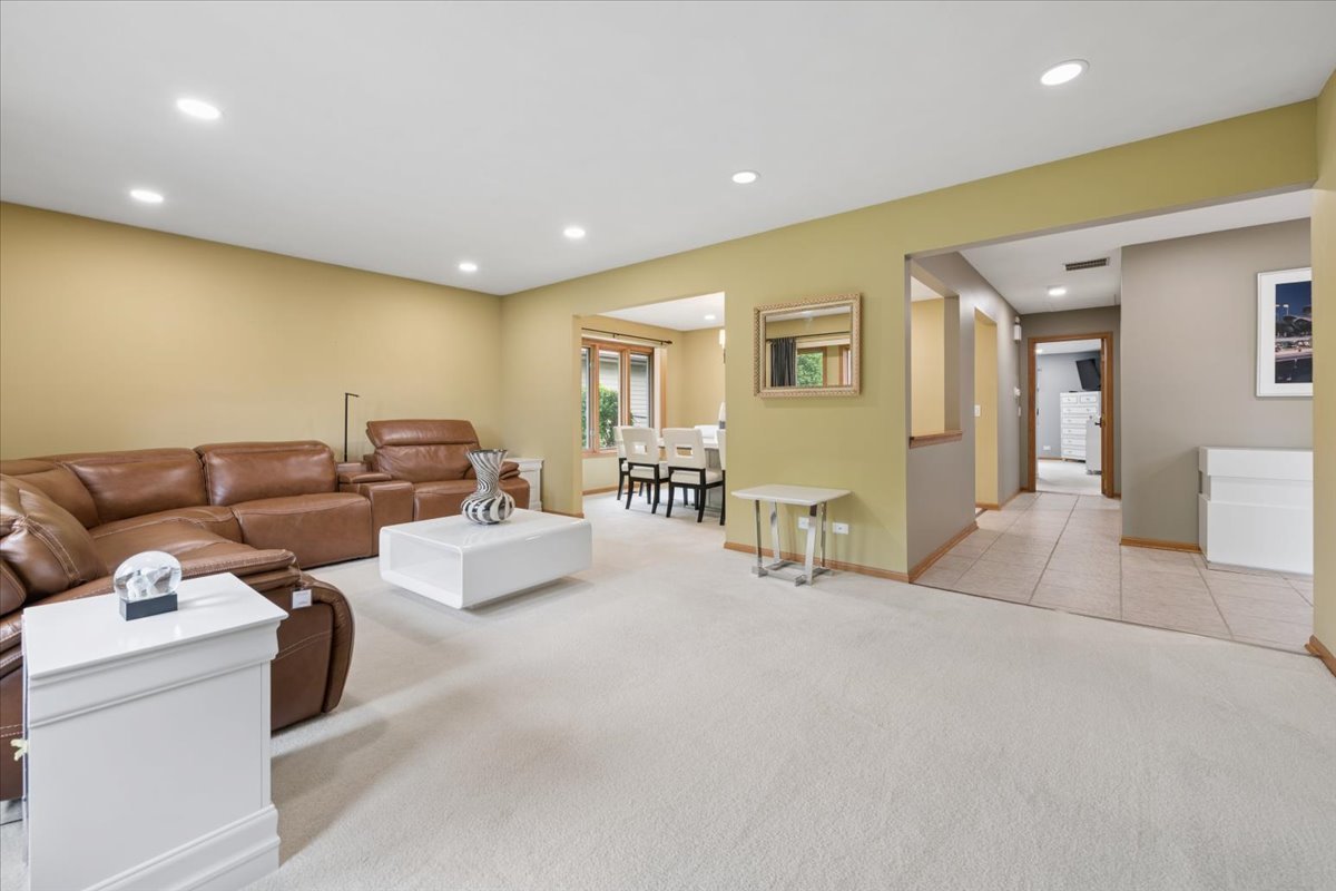 1217 Lynnfield Lane