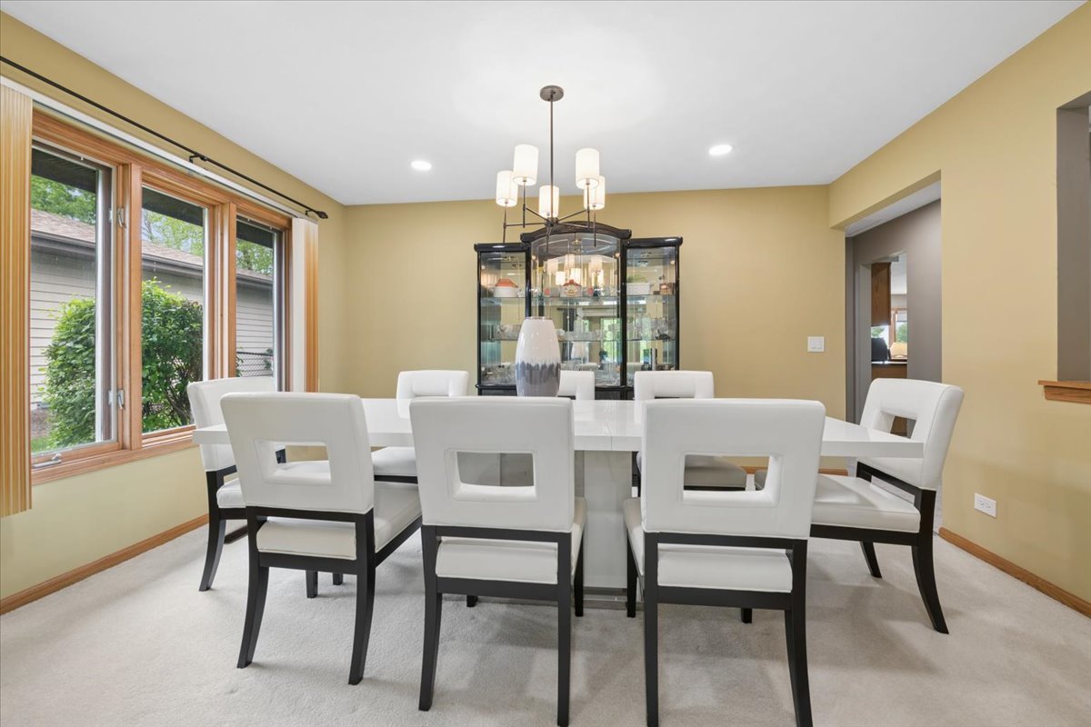 1217 Lynnfield Lane