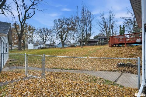 Tiny photo for 338 BENTON Street, Le Claire, IA 52753 (MLS # 12609336)