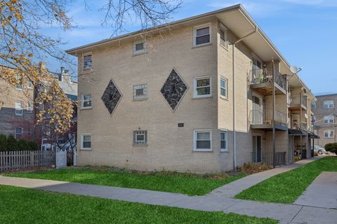 4147 N Kedvale Avenue 1B Chicago IL 60641