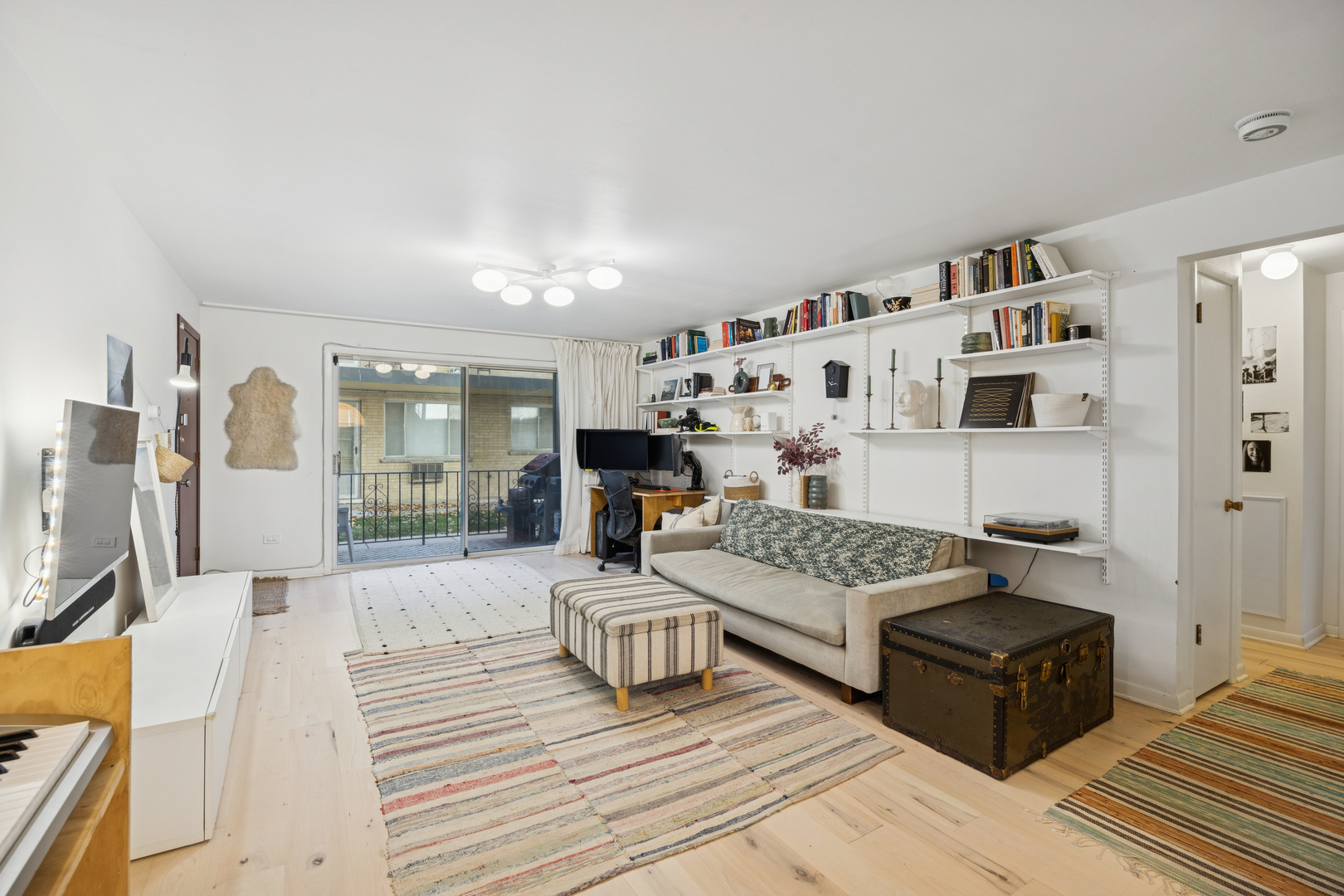 4147 N Kedvale Avenue 1B