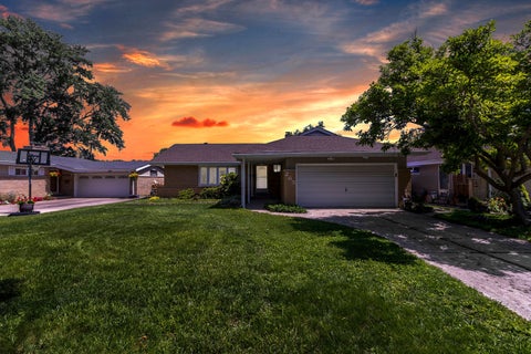 Photo of 265 Terry Lane, Villa Park, IL 60181 (MLS # 12776333)
