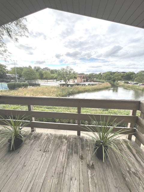 Tiny photo for 476 Raintree Court #2C, Glen Ellyn, IL 60137 (MLS # 12765995)