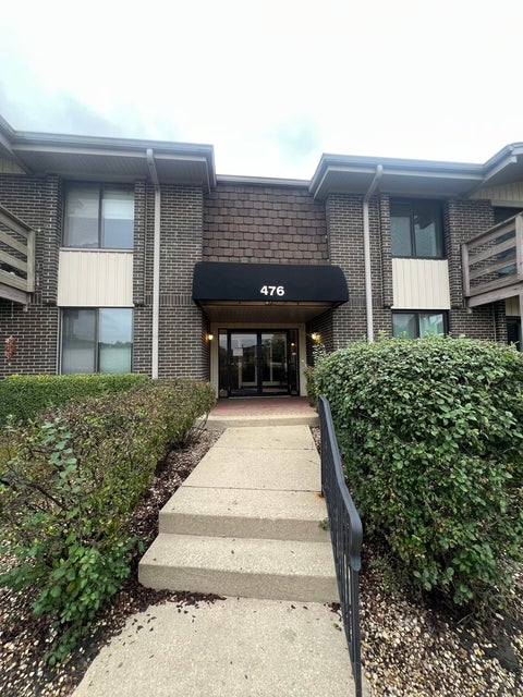 Photo of 476 Raintree Court #2C, Glen Ellyn, IL 60137 (MLS # 12765995)