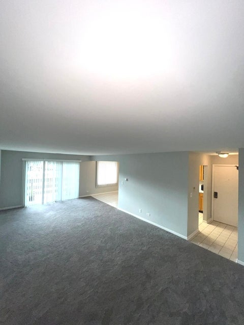 Tiny photo for 476 Raintree Court #2C, Glen Ellyn, IL 60137 (MLS # 12765995)