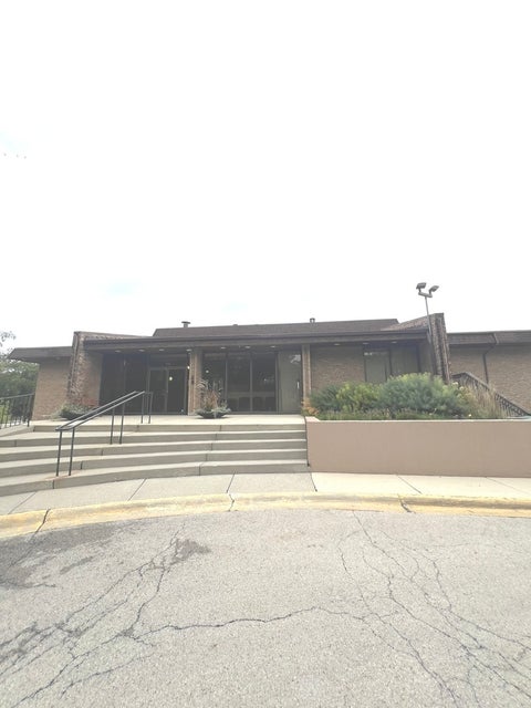 Tiny photo for 476 Raintree Court #2C, Glen Ellyn, IL 60137 (MLS # 12765995)