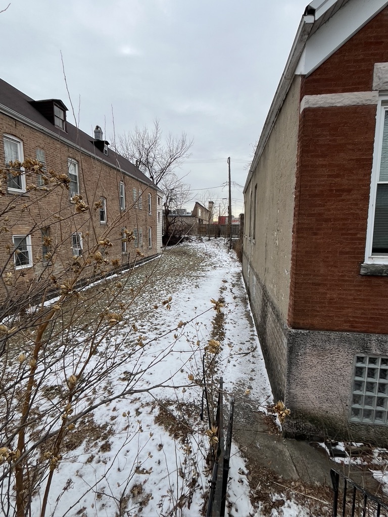 2421-2427 W 21st Place