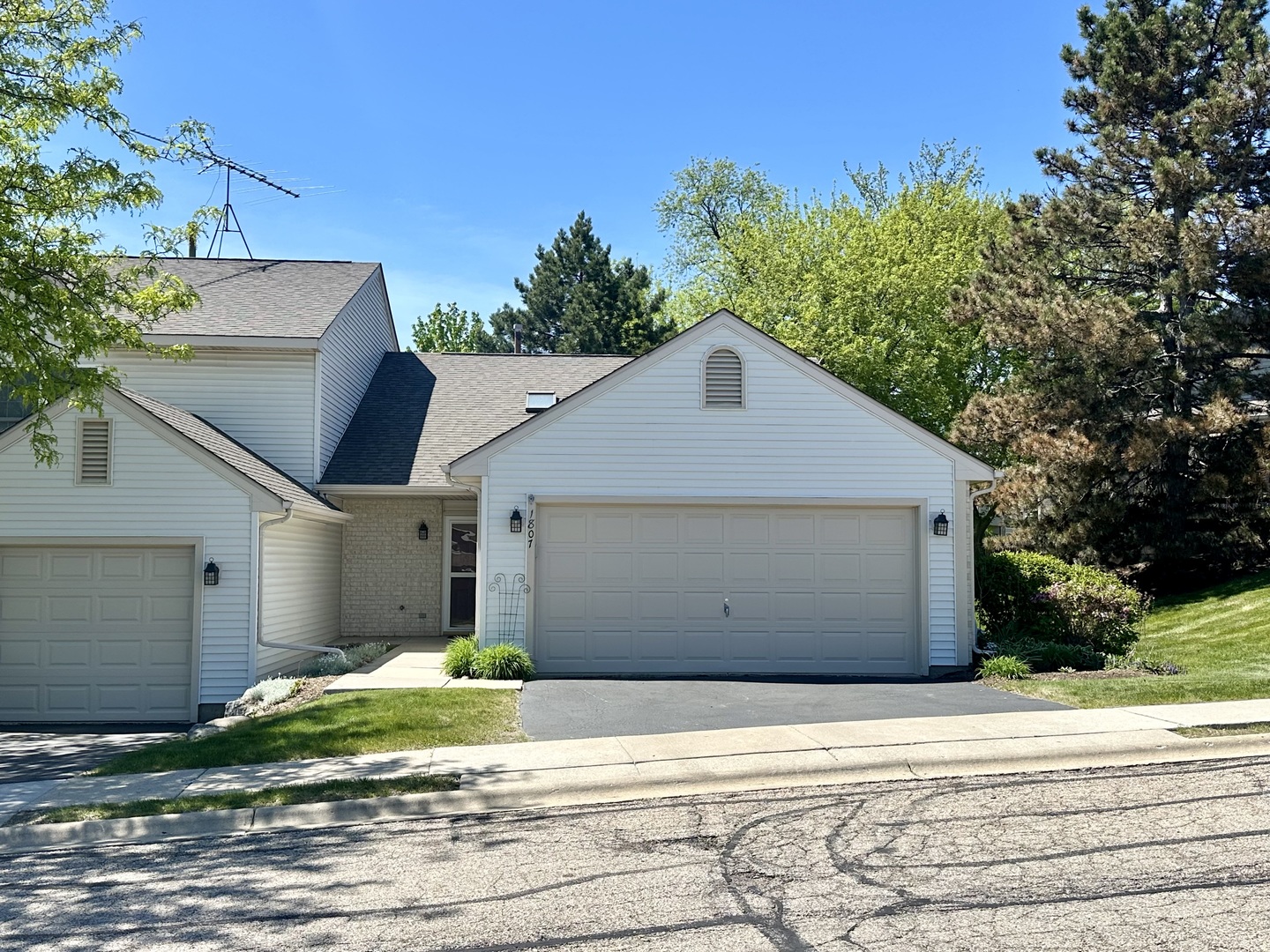 1807 Magnolia Court 1807