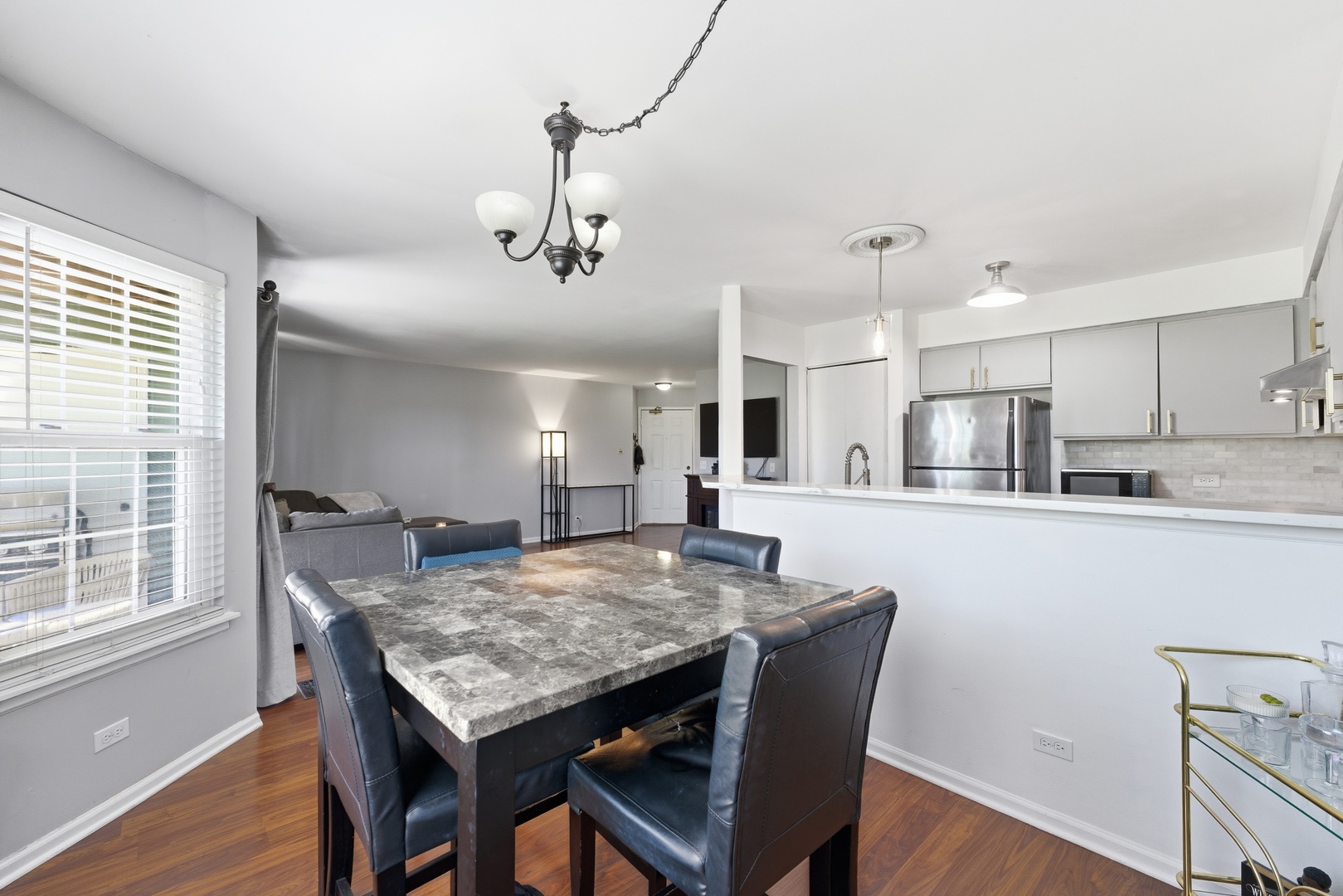 260 W Lynn Drive 7-3B